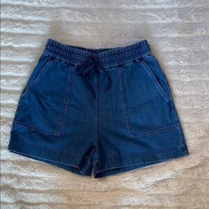 Uniqlo Blue Jean Shorts with Elastic Waistband and Relaxed Fit
